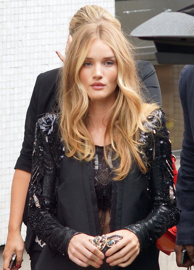 Rosie HuntingtonWhiteley Leg Photoshoot