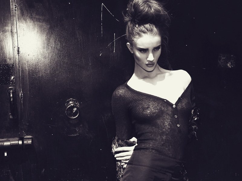 Rosie HuntingtonWhiteley  Photoshoot