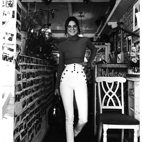 Kendall Jenner Leg Photoshoot