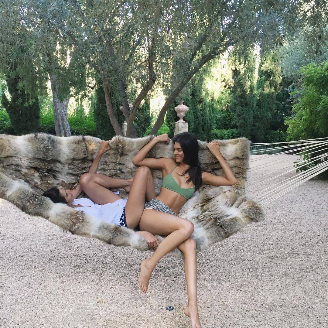 Kendall Jenner Leg Photoshoot
