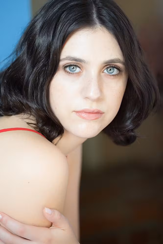 Olivia Howard Bagg  Photoshoot