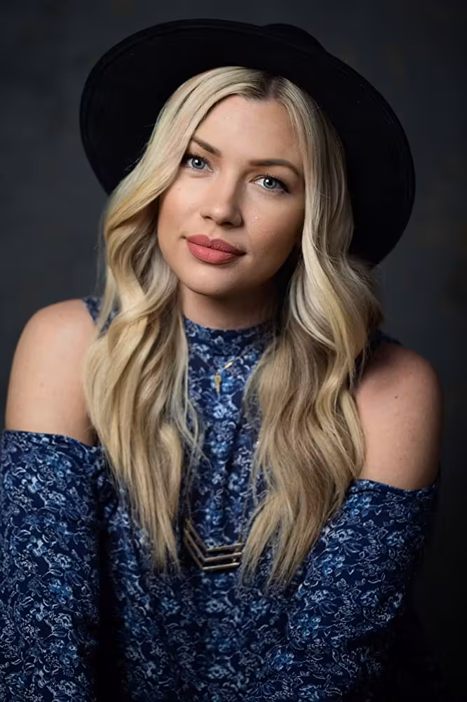 Amber Coyle  Photoshoot