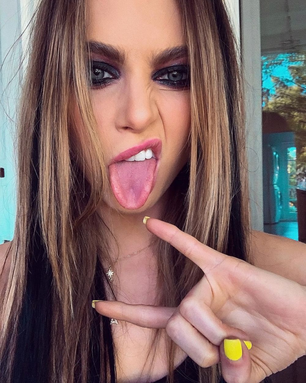 Anne Winters Sexy and Hottest Photos , Latest Pics