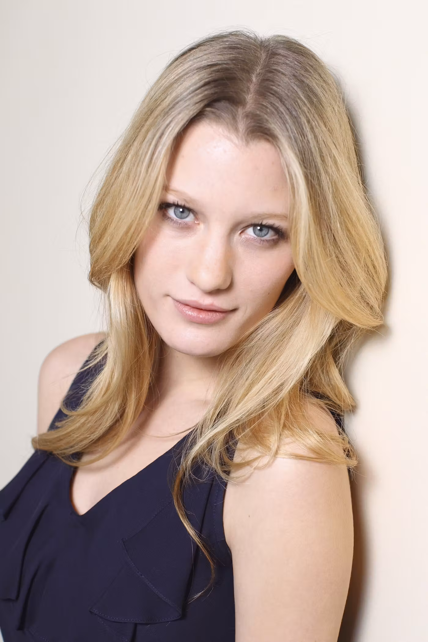 Ashley Hinshaw  Photoshoot