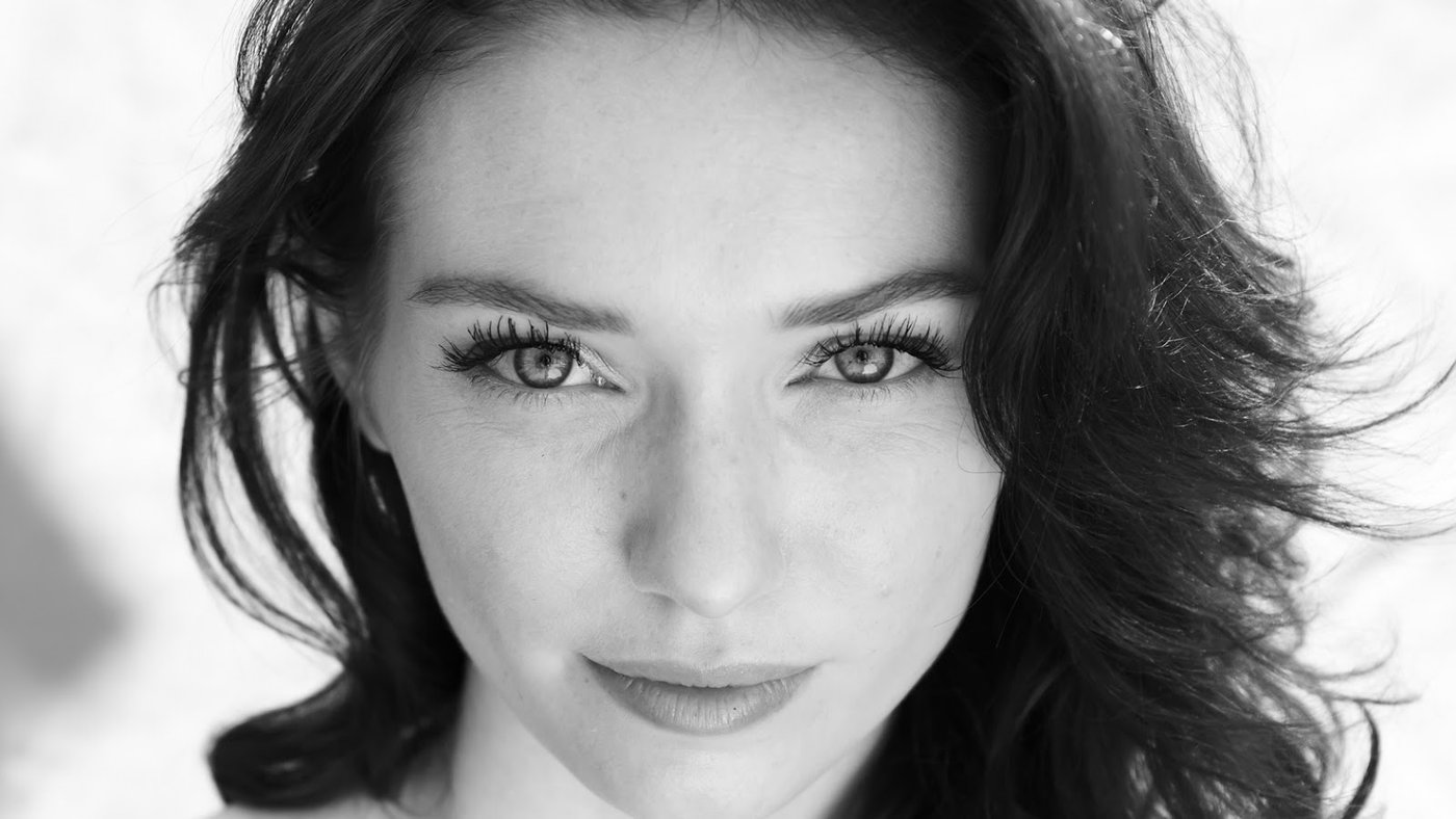Eleanor Tomlinson  Photoshoot