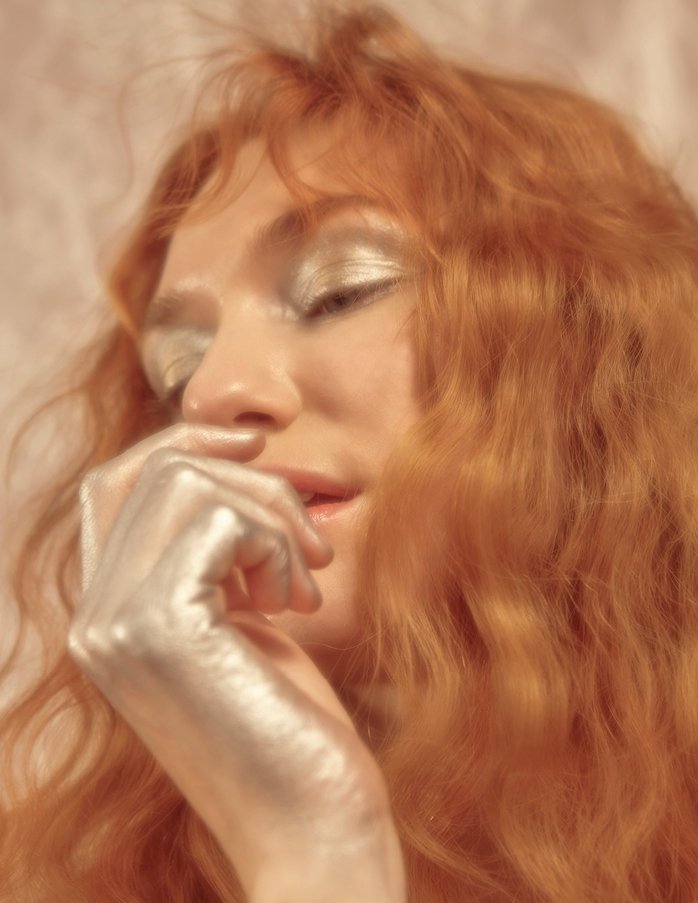 Eleanor Tomlinson Breast Photoshoot