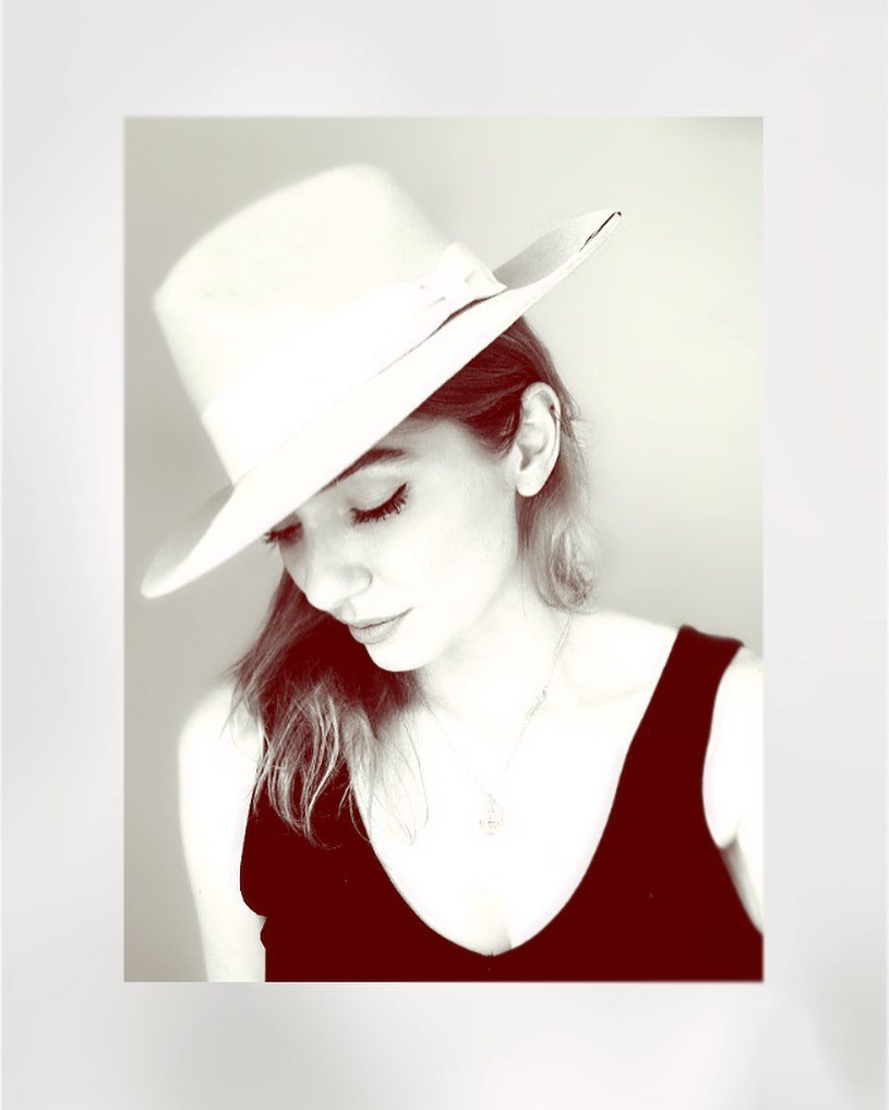 Eleanor Tomlinson  Photoshoot