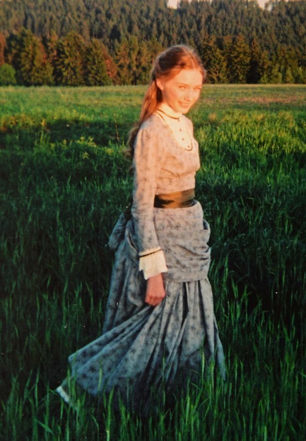 Eleanor Tomlinson  Photoshoot