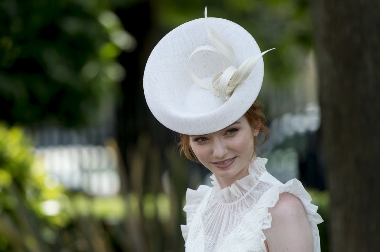 Eleanor Tomlinson  Photoshoot