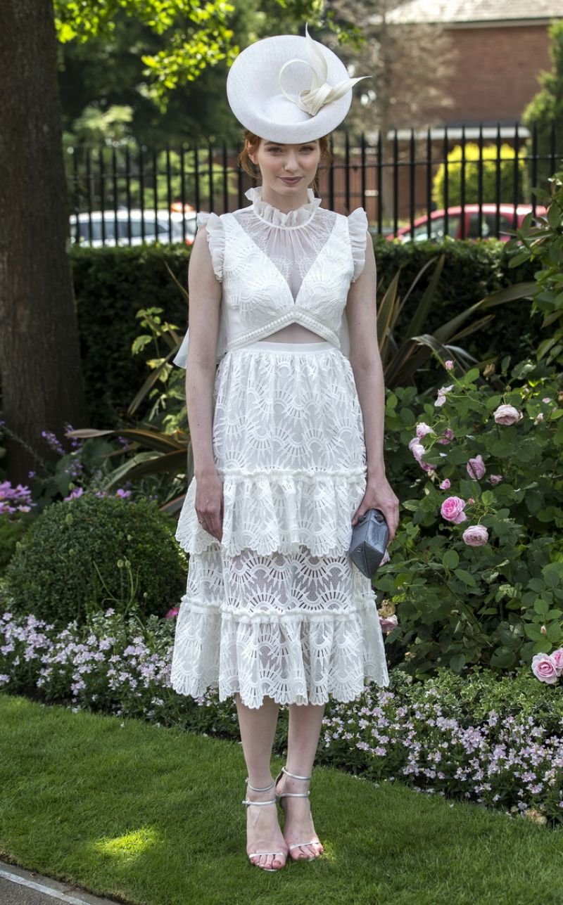 Eleanor Tomlinson  Photoshoot