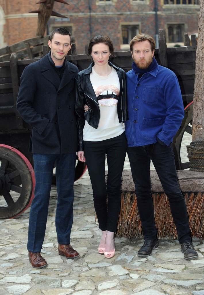 Eleanor Tomlinson  Photoshoot