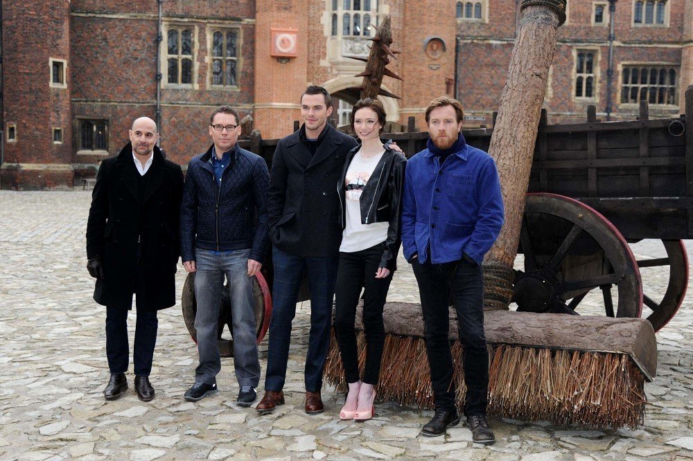 Eleanor Tomlinson  Photoshoot