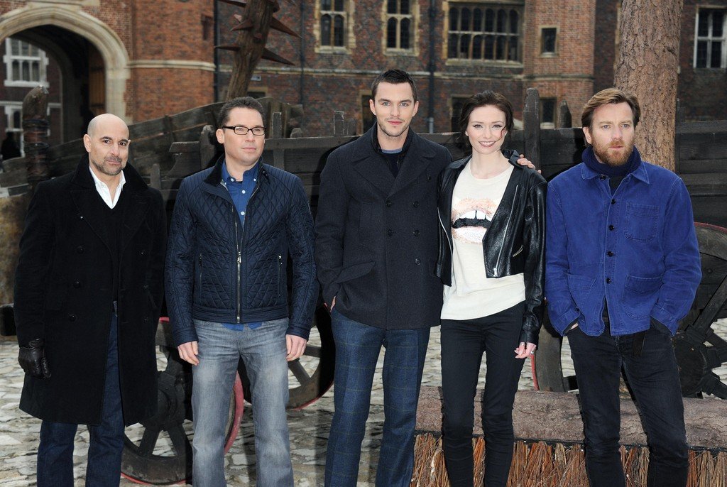 Eleanor Tomlinson  Photoshoot