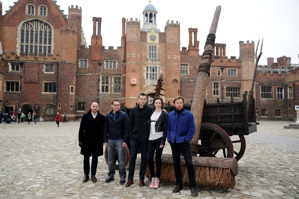 Eleanor Tomlinson  Photoshoot