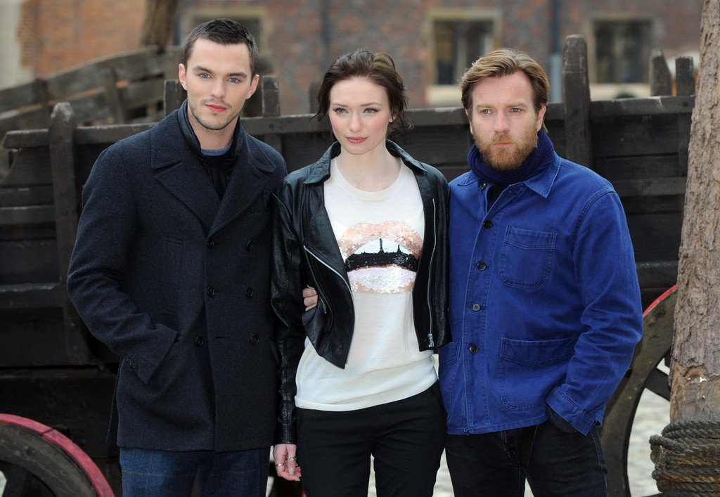 Eleanor Tomlinson  Photoshoot