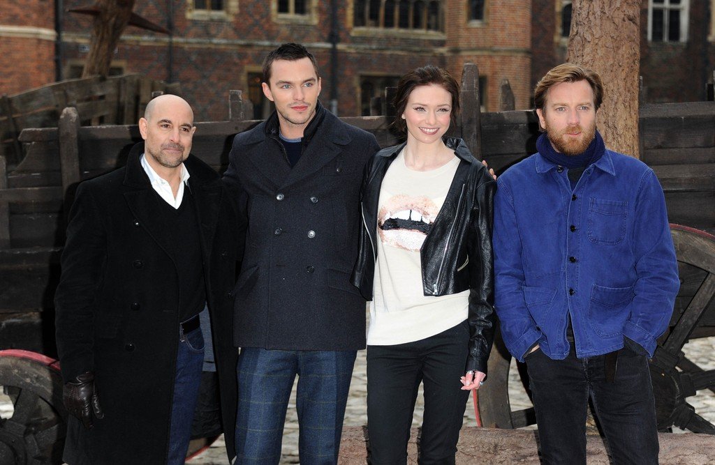 Eleanor Tomlinson  Photoshoot