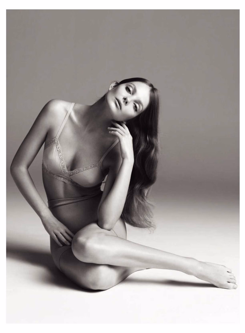 Enikö Mihalik Leg Photoshoot