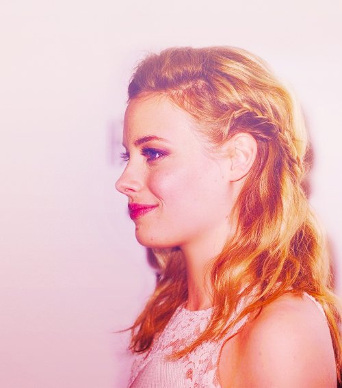 Gillian Jacobs  Photoshoot