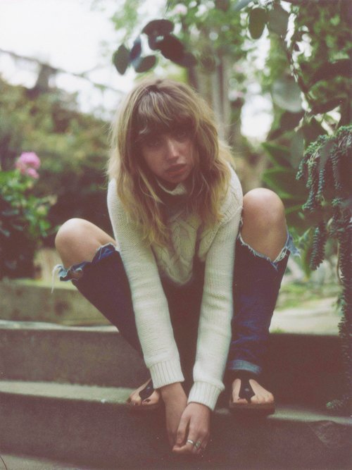 Imogen Poots Leg Photoshoot