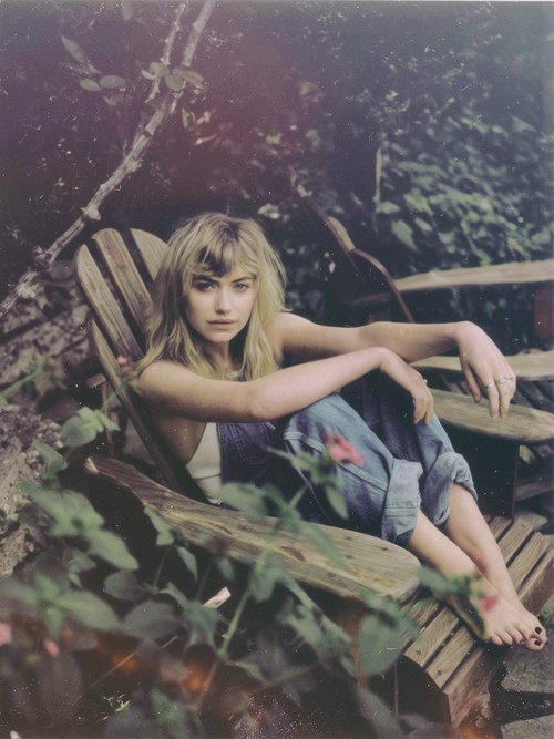Imogen Poots Leg Photoshoot