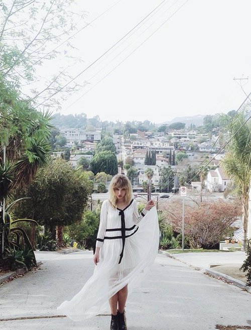 Imogen Poots  Photoshoot
