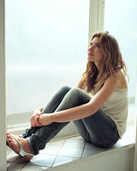 Imogen Poots Leg Photoshoot