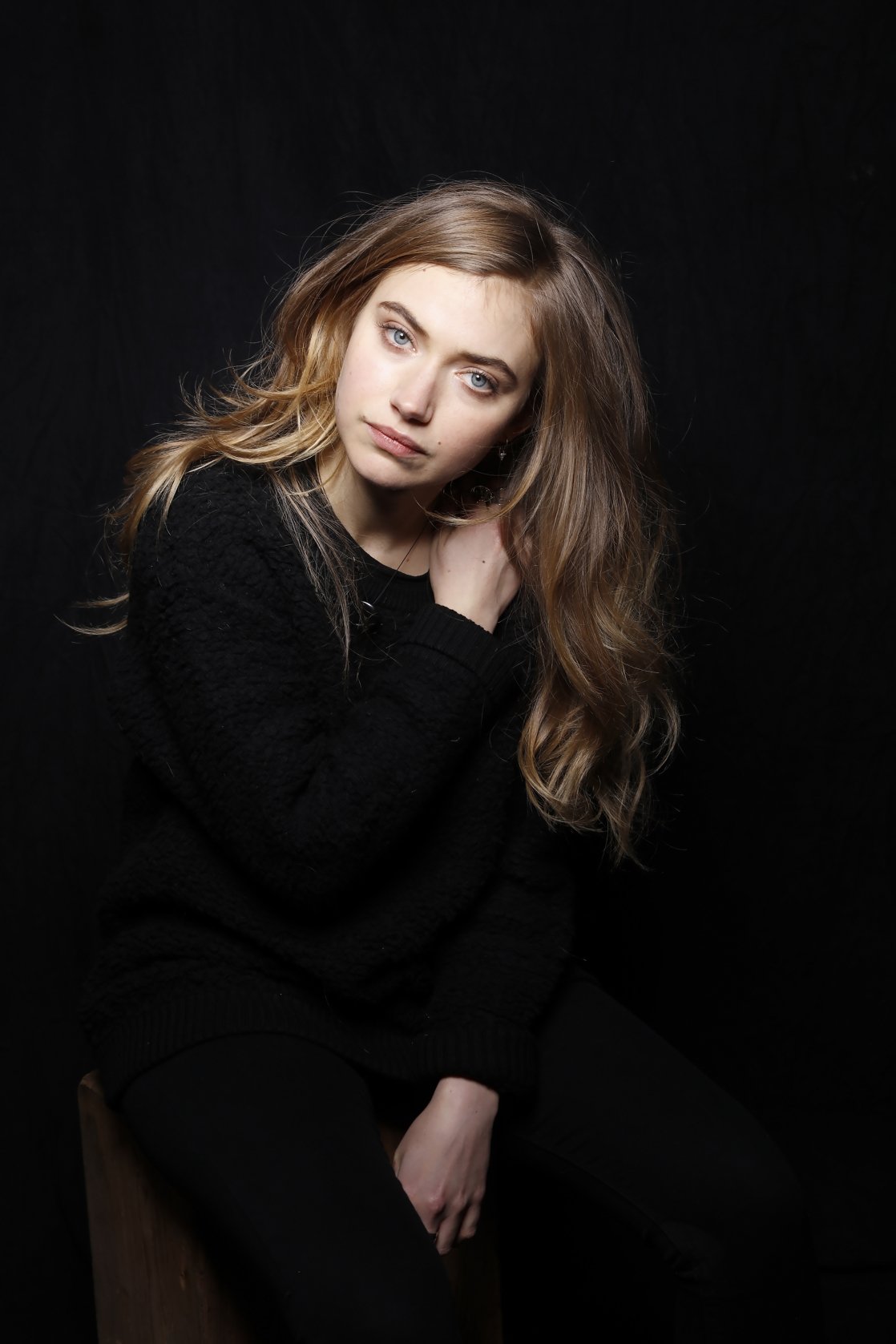 Imogen Poots Leg Photoshoot
