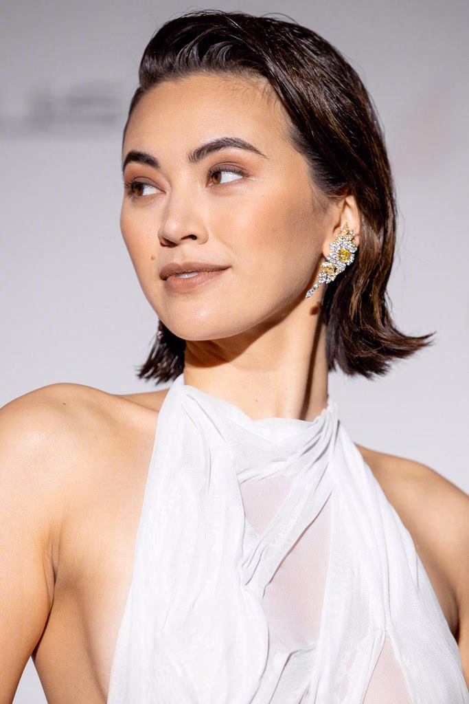 Jessica Henwick Breast Photoshoot