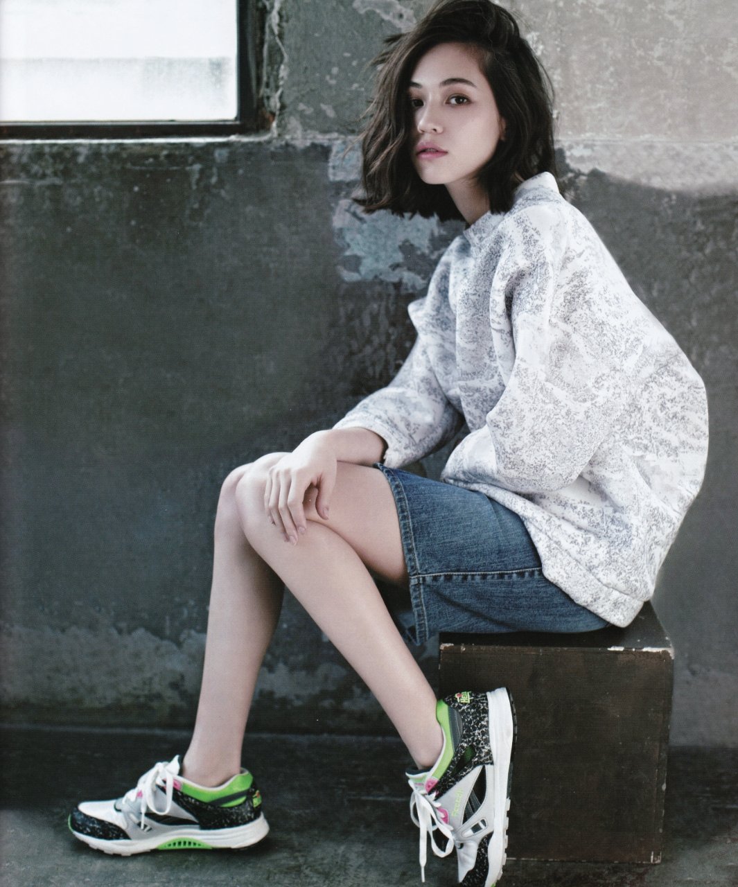 Kiko Mizuhara Leg Photoshoot