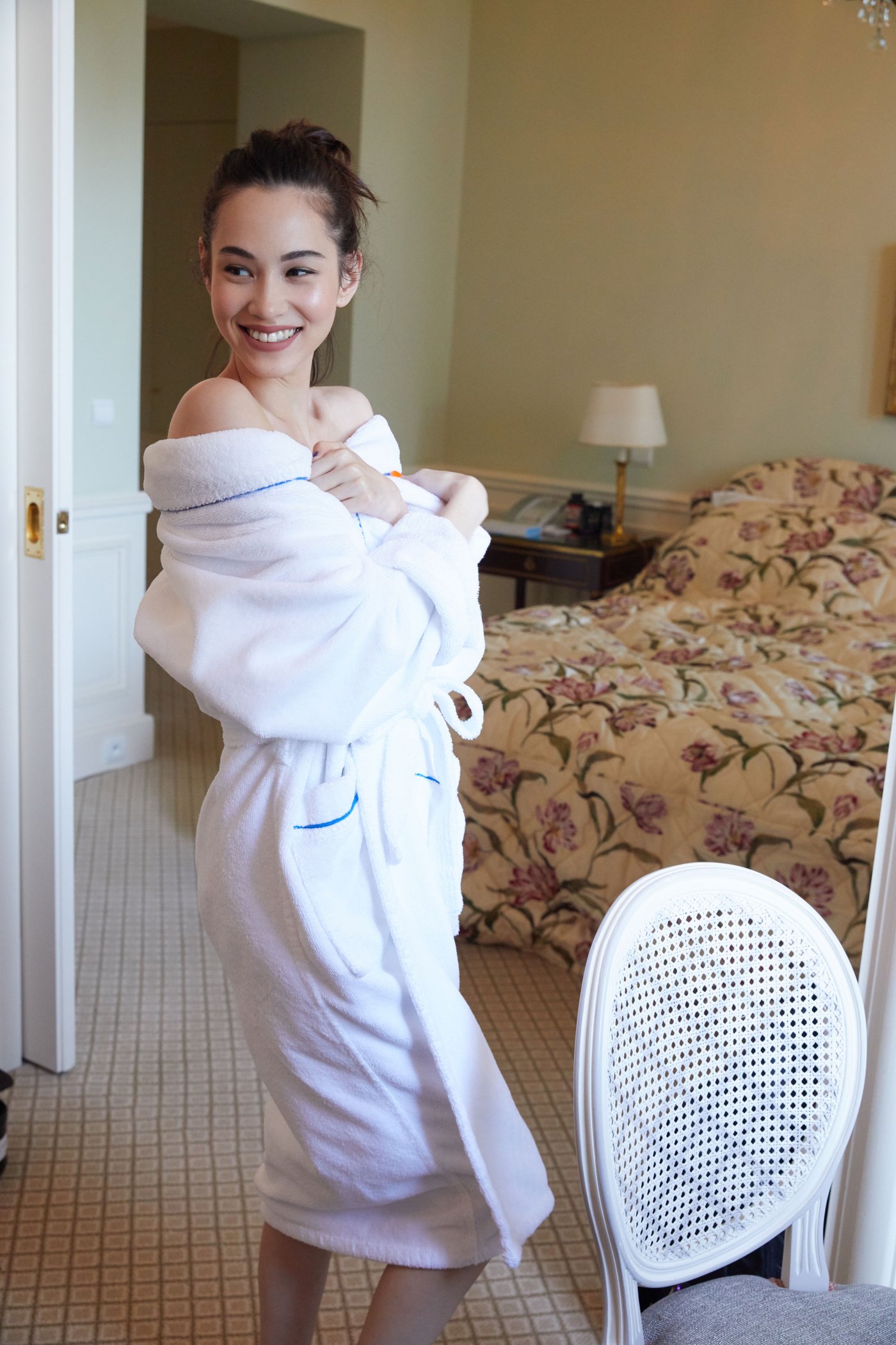 Kiko Mizuhara Leg Photoshoot