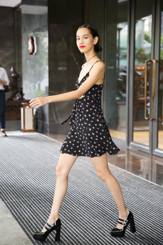 Kiko Mizuhara Leg Photoshoot