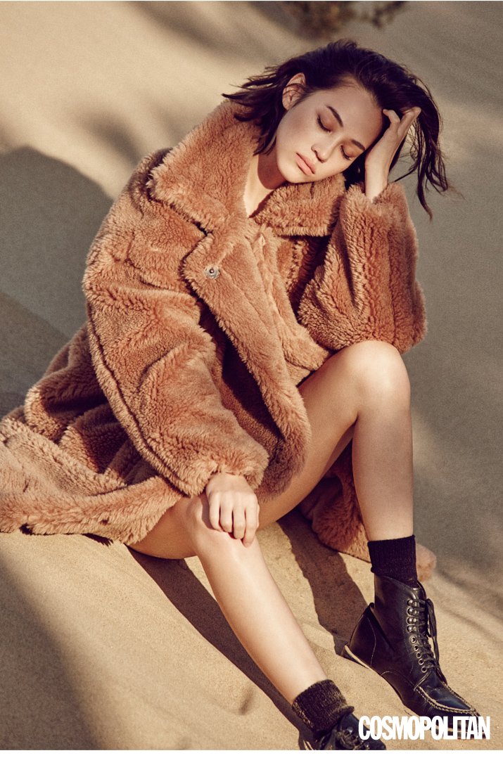 Kiko Mizuhara Leg Photoshoot