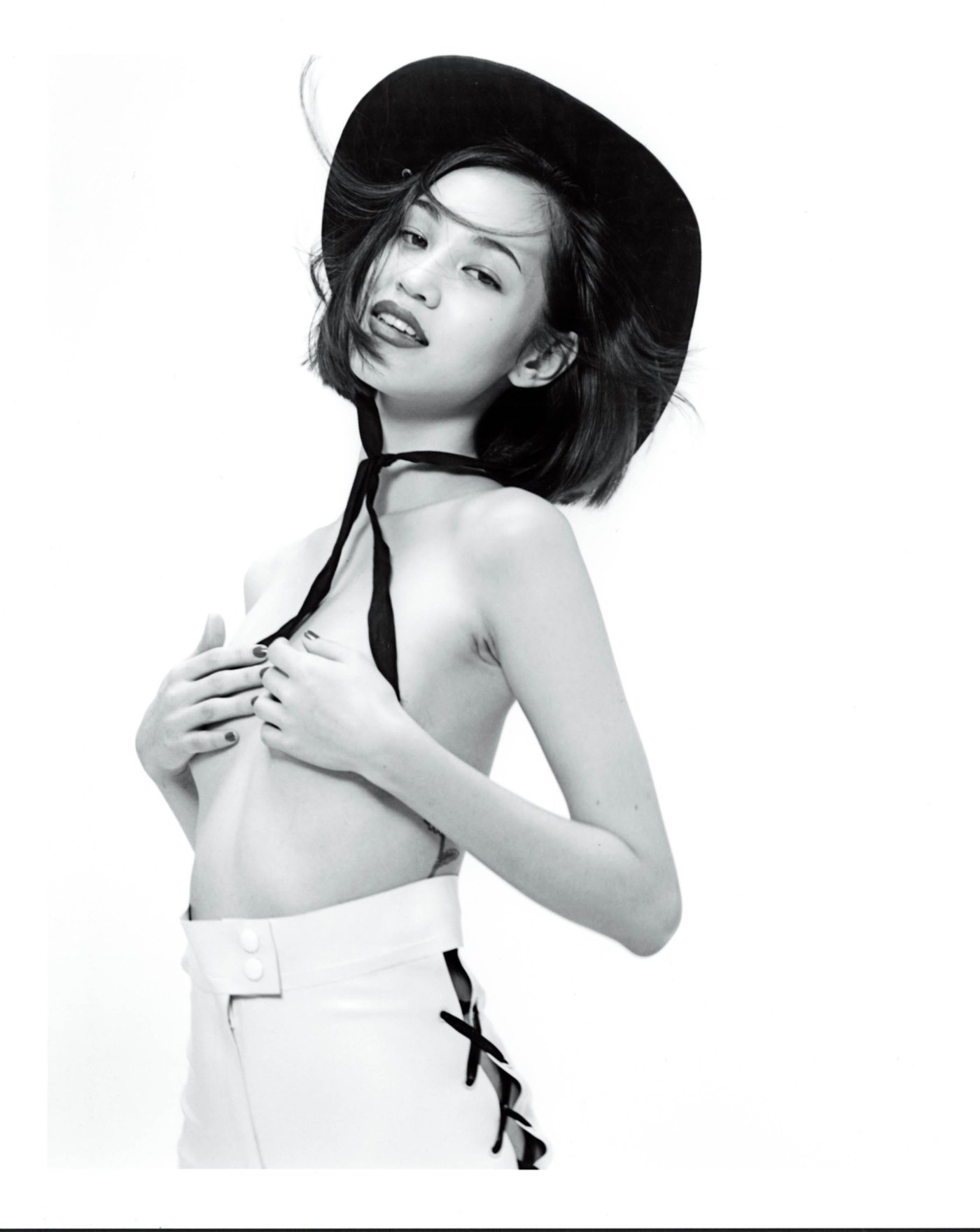 Kiko Mizuhara Leg Photoshoot