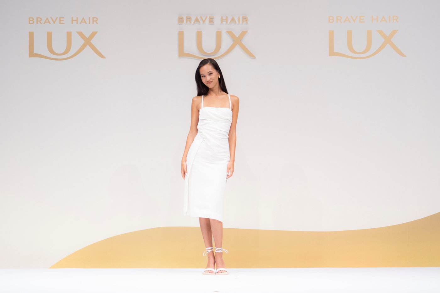 Kiko Mizuhara Leg Photoshoot