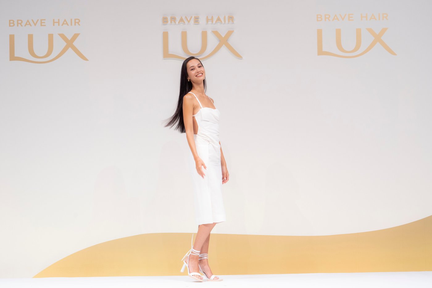 Kiko Mizuhara Leg Photoshoot