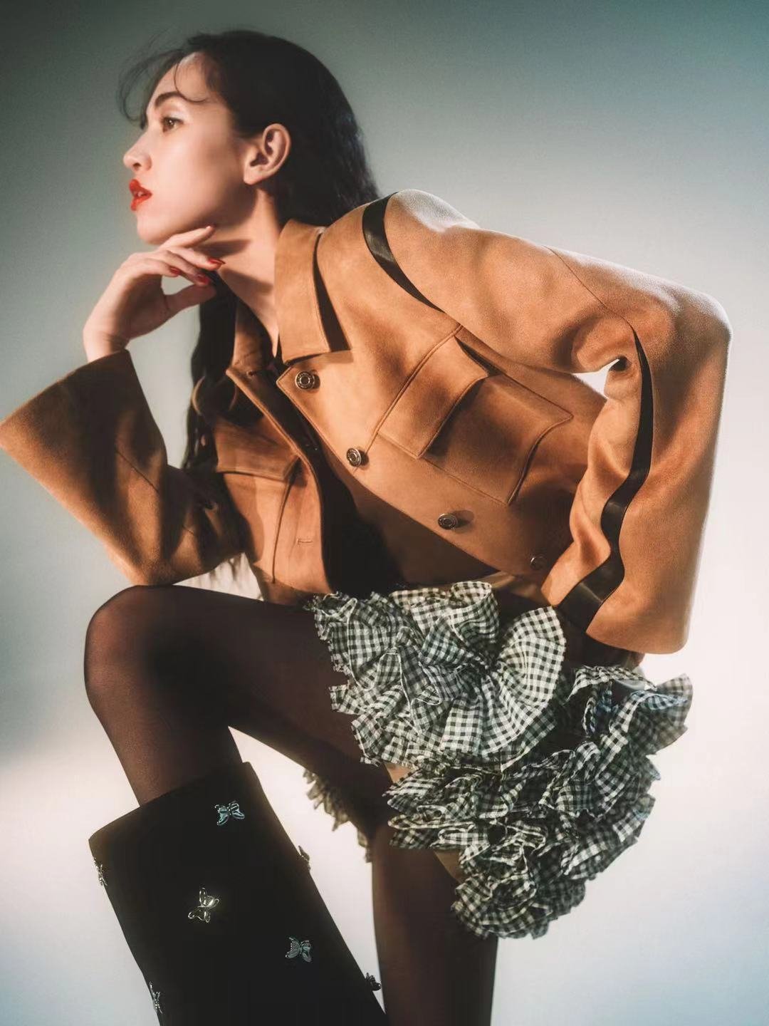 Kiko Mizuhara Leg Photoshoot