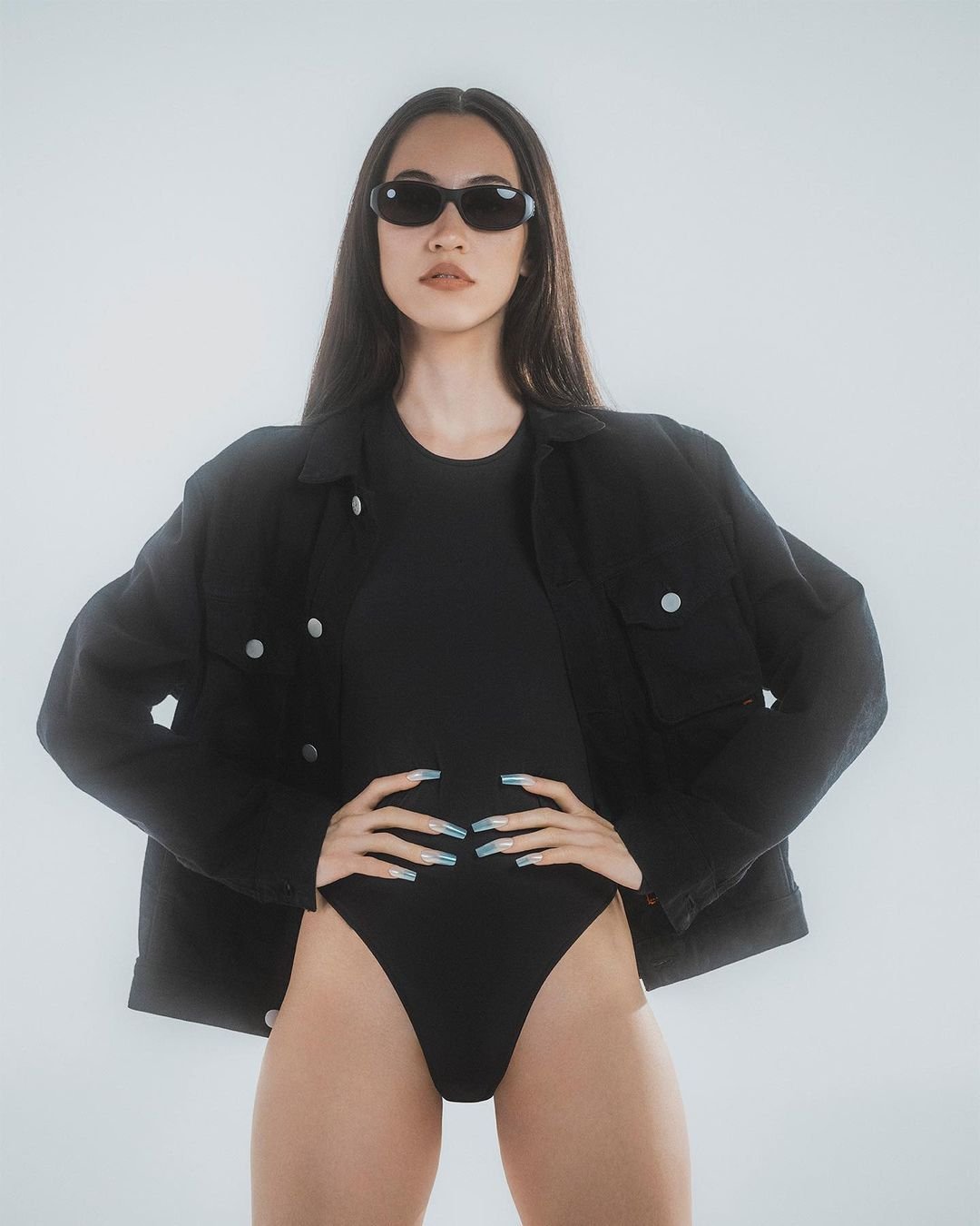 Kiko Mizuhara Leg Photoshoot