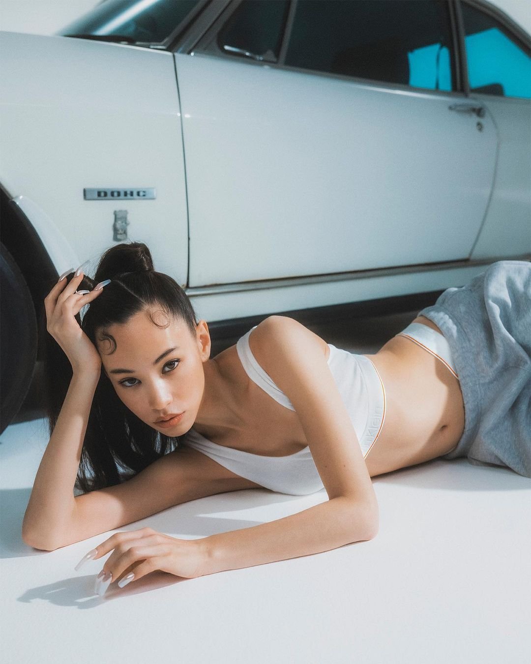 Kiko Mizuhara Leg Photoshoot