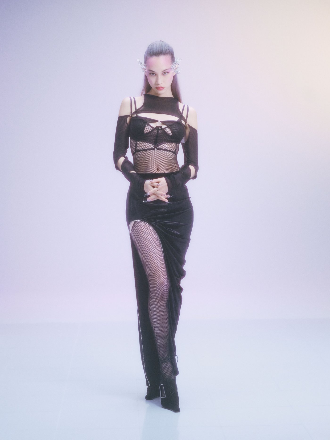 Kiko Mizuhara Leg Photoshoot