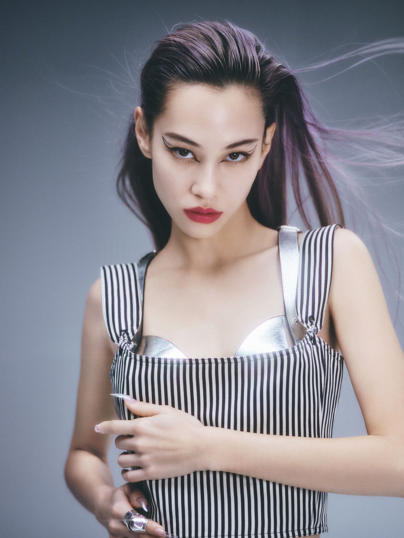 Kiko Mizuhara Leg Photoshoot
