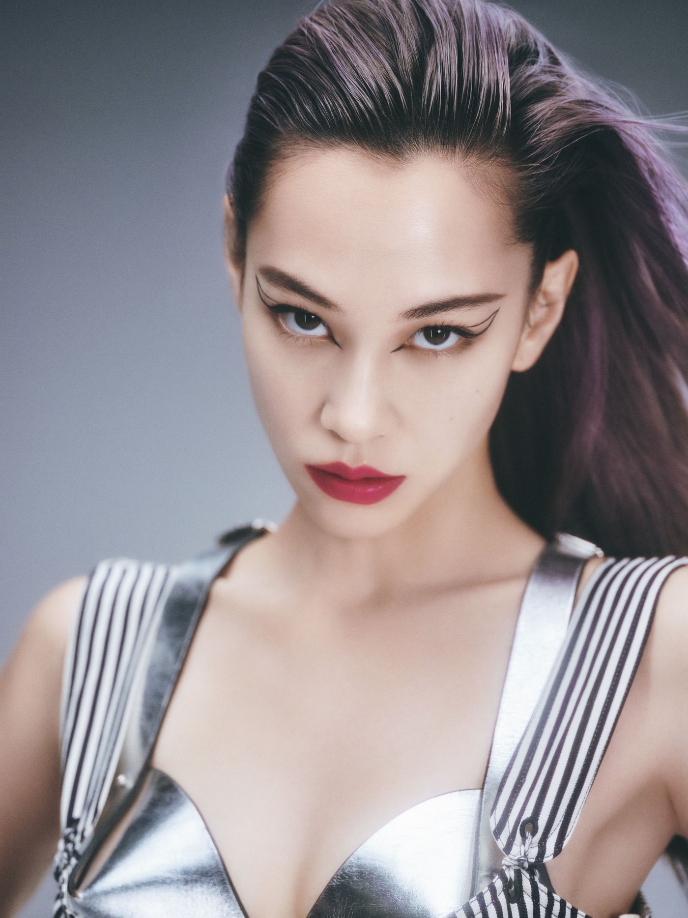 Kiko Mizuhara Leg Photoshoot