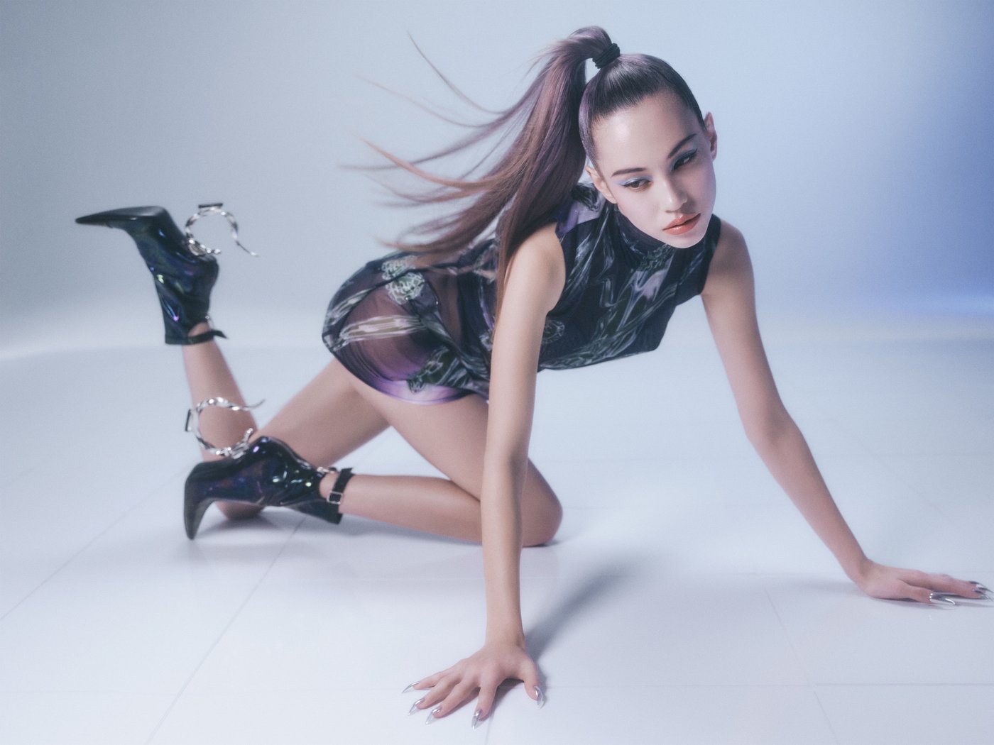 Kiko Mizuhara Leg Photoshoot
