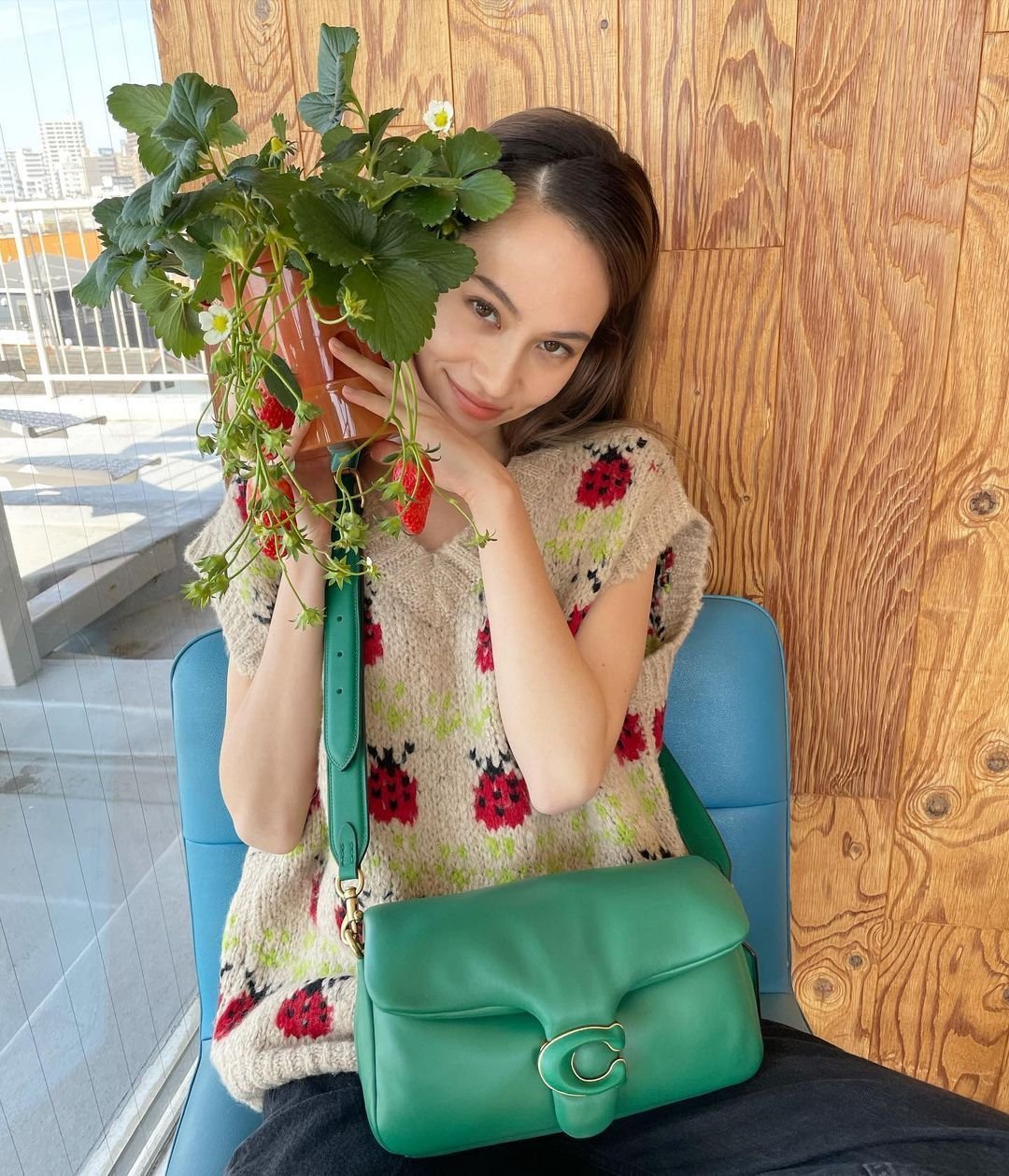 Kiko Mizuhara Leg Photoshoot