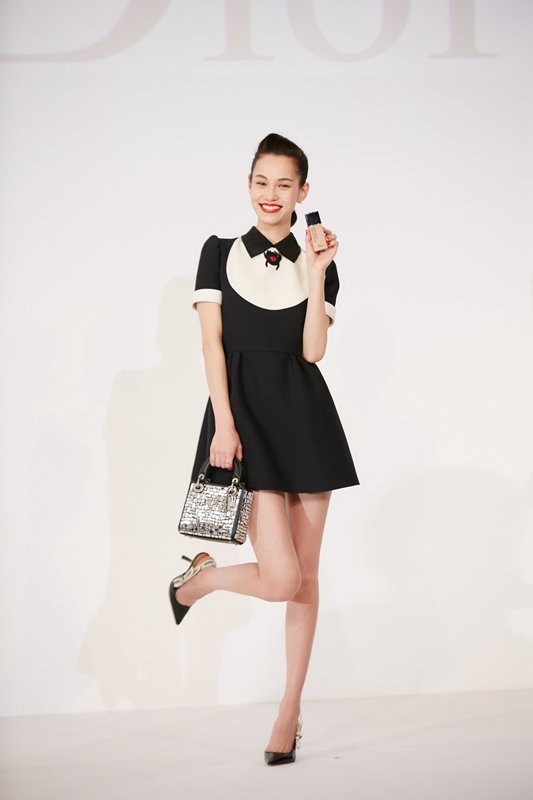 Kiko Mizuhara Leg Photoshoot