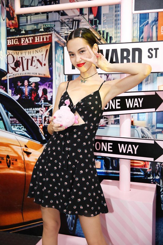 Kiko Mizuhara Leg Photoshoot