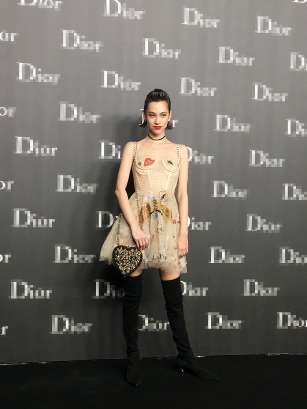 Kiko Mizuhara Leg Photoshoot