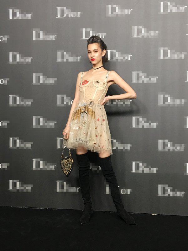 Kiko Mizuhara Leg Photoshoot