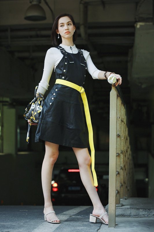 Kiko Mizuhara Leg Photoshoot