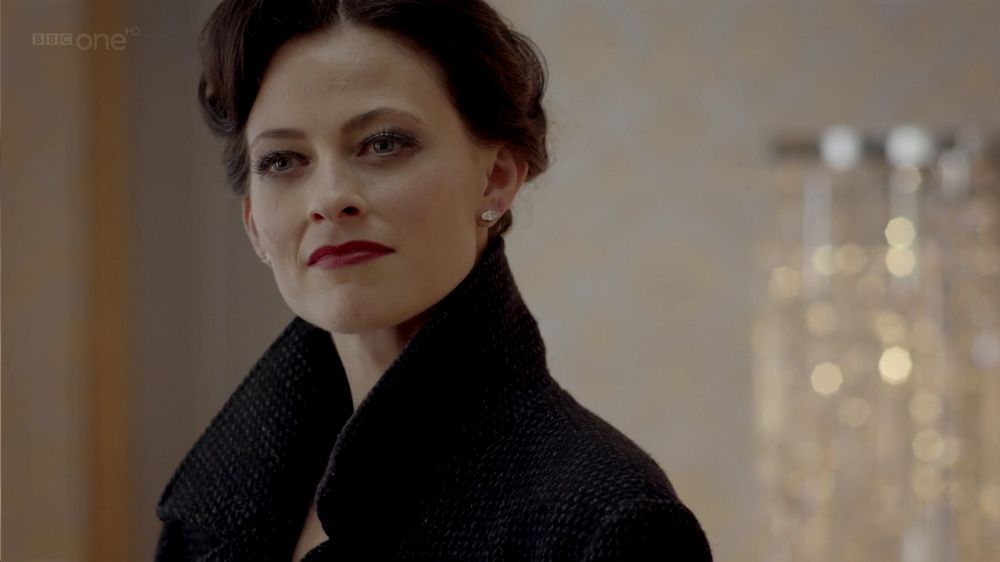 Lara Pulver Sexy and Hottest Photos , Latest Pics