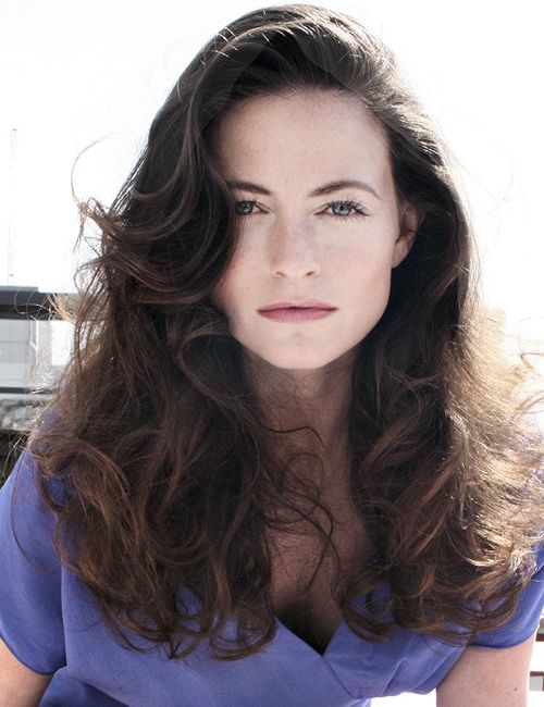 Lara Pulver Sexy and Hottest Photos , Latest Pics